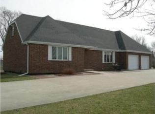 6 Asher Ln, Smithville, MO 64089