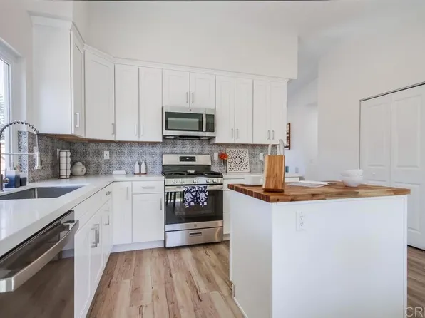 132 Nixon Cir, Oceanside, CA 92057