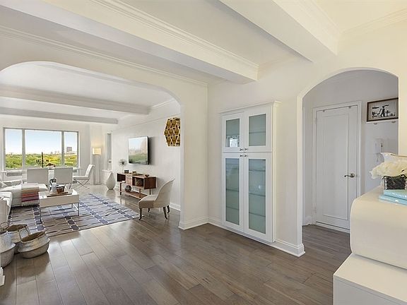 4th image of 120 Central Park S APT 18A