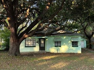 652 Schieme St, River Oaks, TX 76114