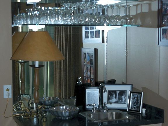 Wet Bar (In Family Room)