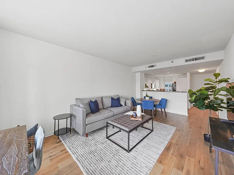 427 9th Ave #1209 — Photo 9