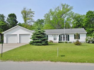 207 E 7th St, Northport, MI 49670