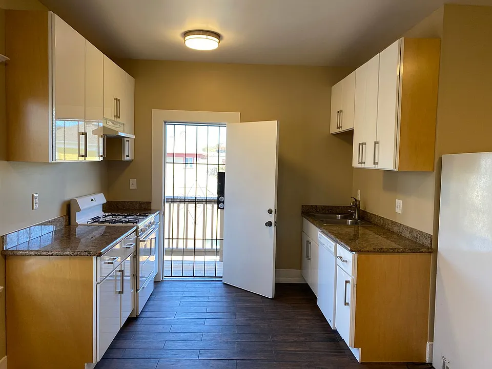 864 34th Street - 1196