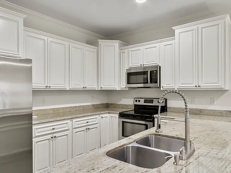 430-474 Wesley Pl — Photo 23