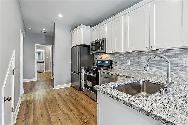 4133 Clara St — Photo 9
