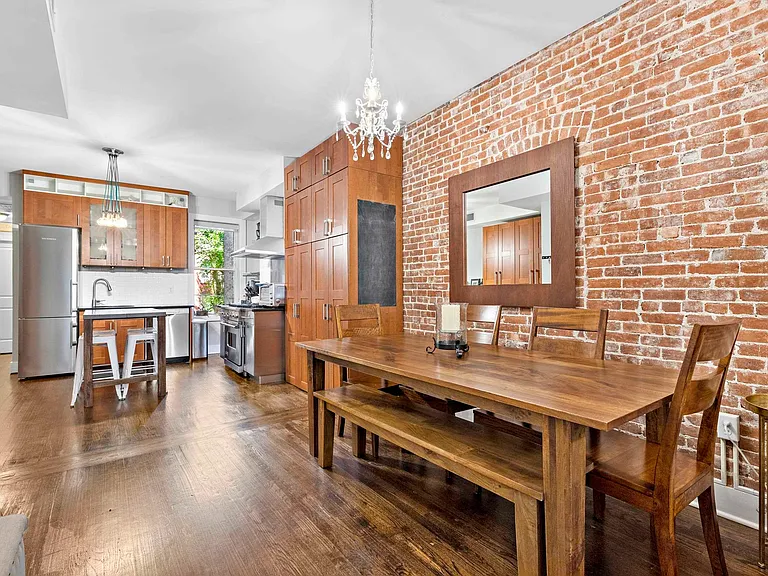 1112 Hudson St #2R — Photo 4