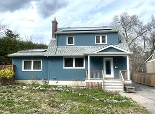 229 Greensway Ave, Ottawa, ON K1L 7V3
