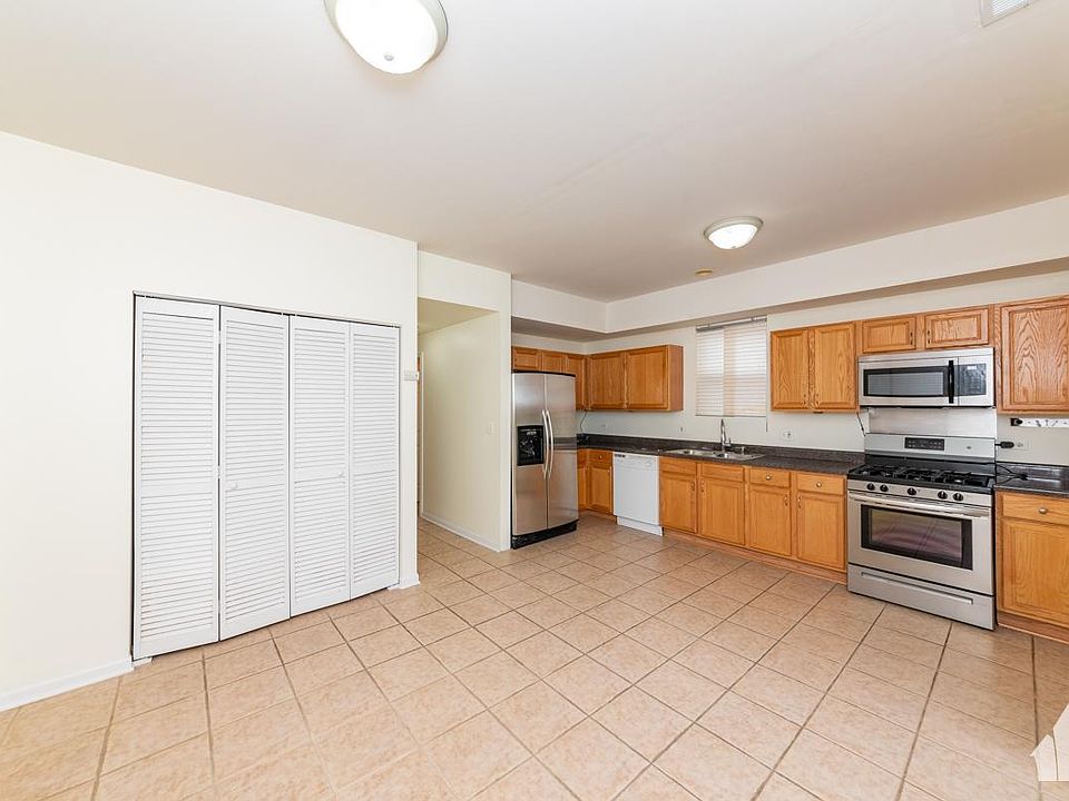 1st image of 1509 N Talman Ave #3F