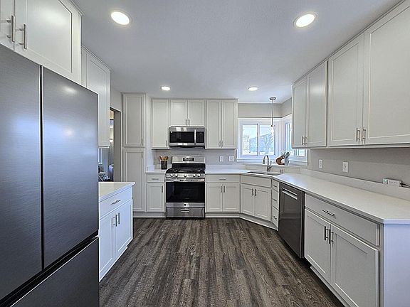 4th image of 4760 North 159th STREET