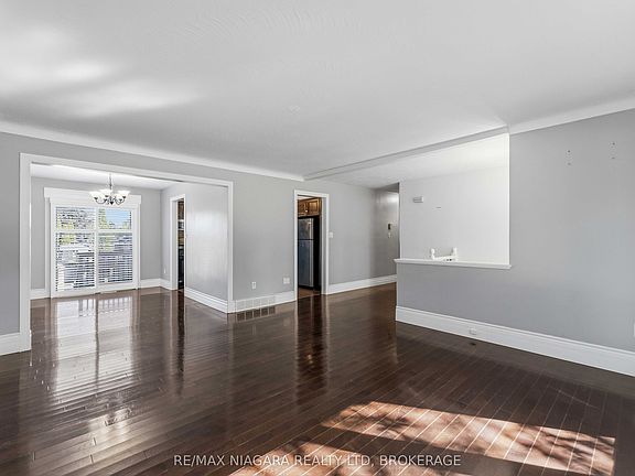 3rd image of 60 Brant Ave