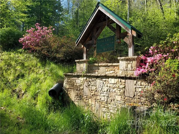 Crescent Creek Dr, Sylva, NC 28779