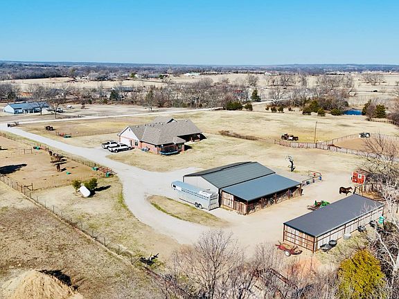 2nd image of 103 Cody Rd