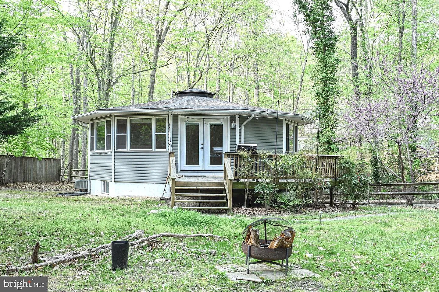 3 bed, 2.0 bath, 1448 sqft, $1,850 — Photo 1