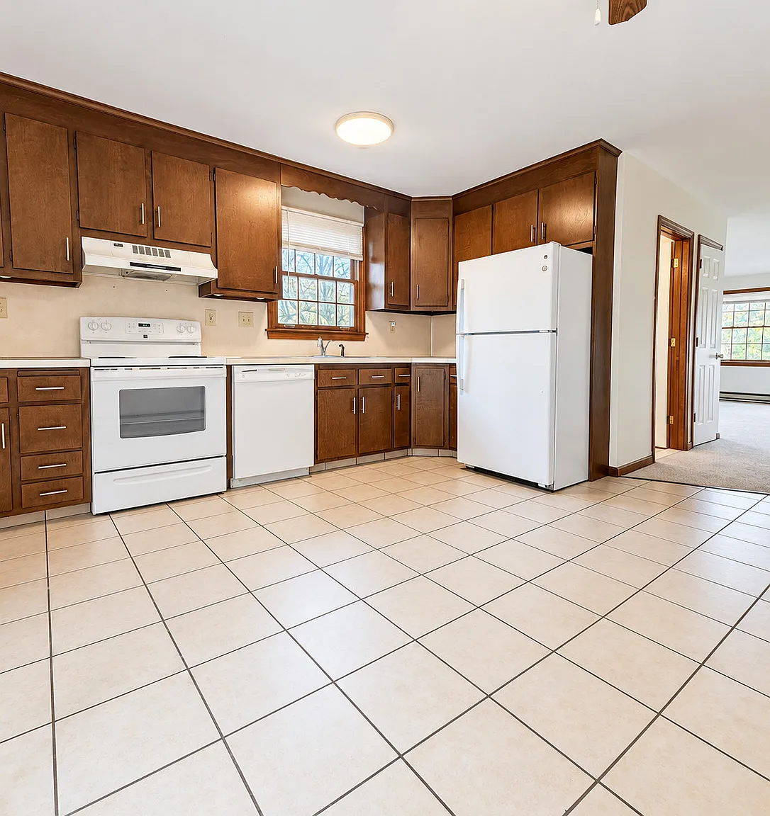 Winfield Lake Village — Photo 4