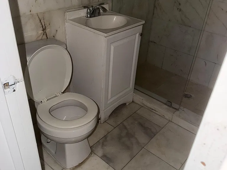 1502 Jefferson Ave #104 — Photo 9