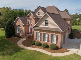 3076 Ancestry Cir, Matthews, NC 28104