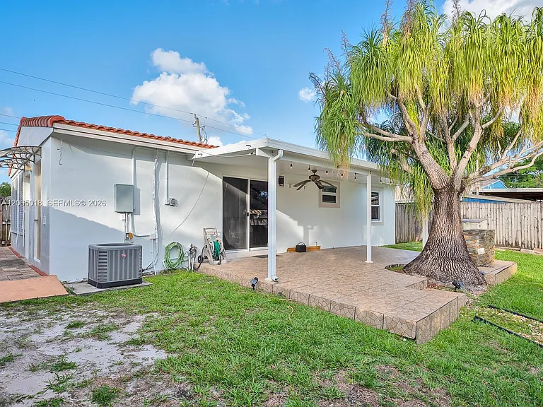 2618 Sherman St — Photo 23