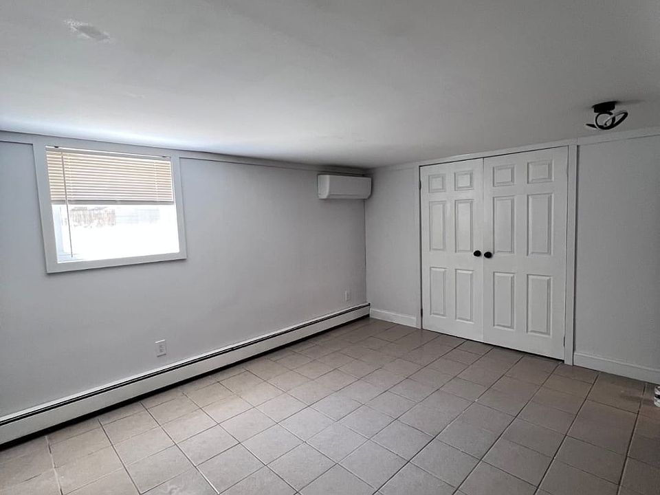2nd image of 20 Laurie Rd #1