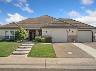 922 Chisholm Trl, Galt, CA 95632