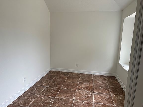 5th image of 138 Coffee Ln
