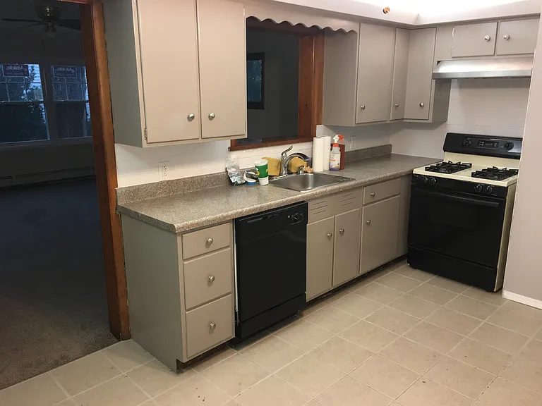 200 Bonesteel St — Photo 17