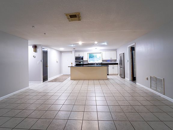 4th image of 7713 Heather St