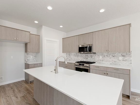5th image of 4265 E Woodmurra St