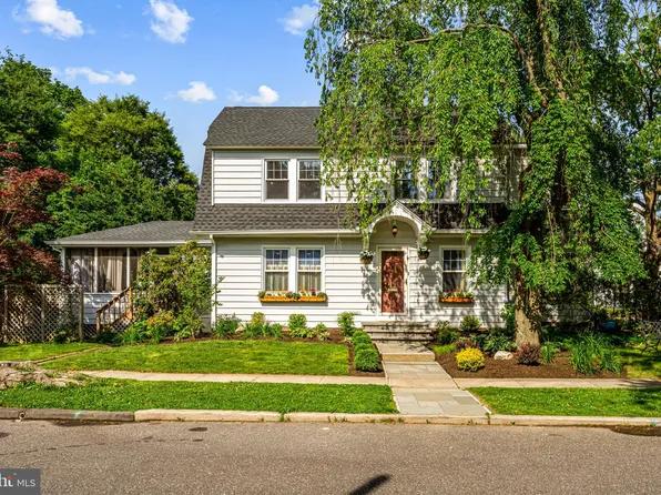 201 Locust St, Moorestown, NJ 08057