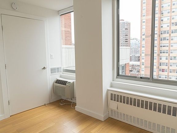3rd image of 500 2nd Ave APT 15F