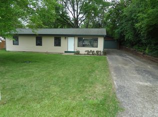 9802 Gallek Rd, Fox River Grove, IL 60021