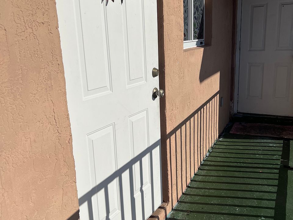 1st image of 2921 SW 36th Ct