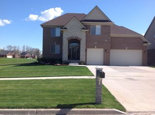 21998 Brantingham Rd, Macomb, MI 48044