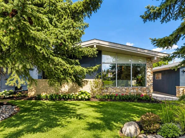 6316 W Crowchild Trl SW, Calgary, AB T3E 5R5