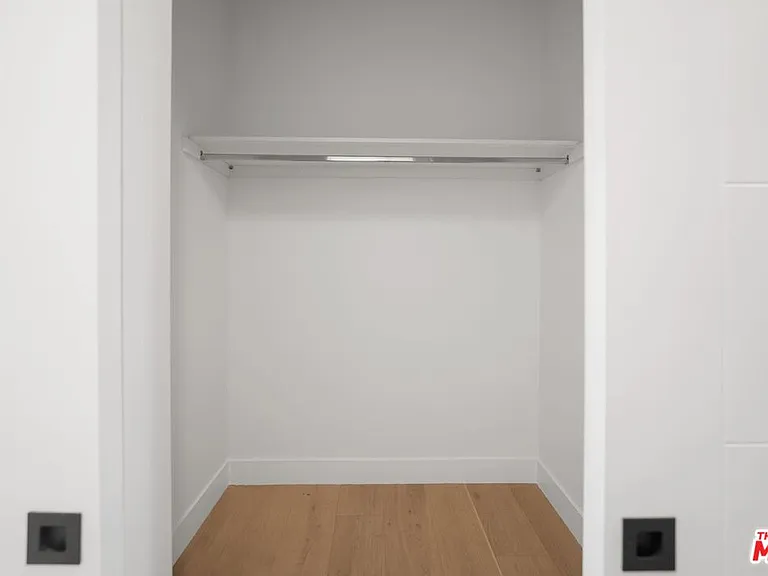 735 N Gramercy Pl — Photo 15