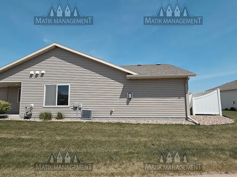 2581 Hawk Ridge Ct SE — Photo 36