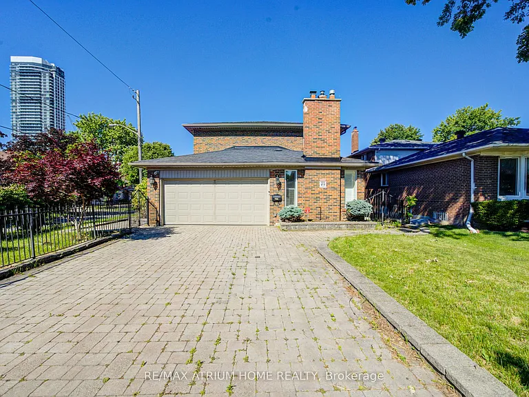 8 Patrick Blvd — Photo 1