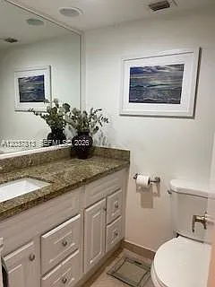 1050 SE 15th St #202 — Photo 17