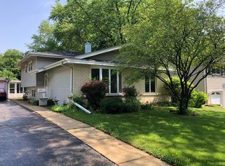 316 W Goebel Dr, Lombard, IL