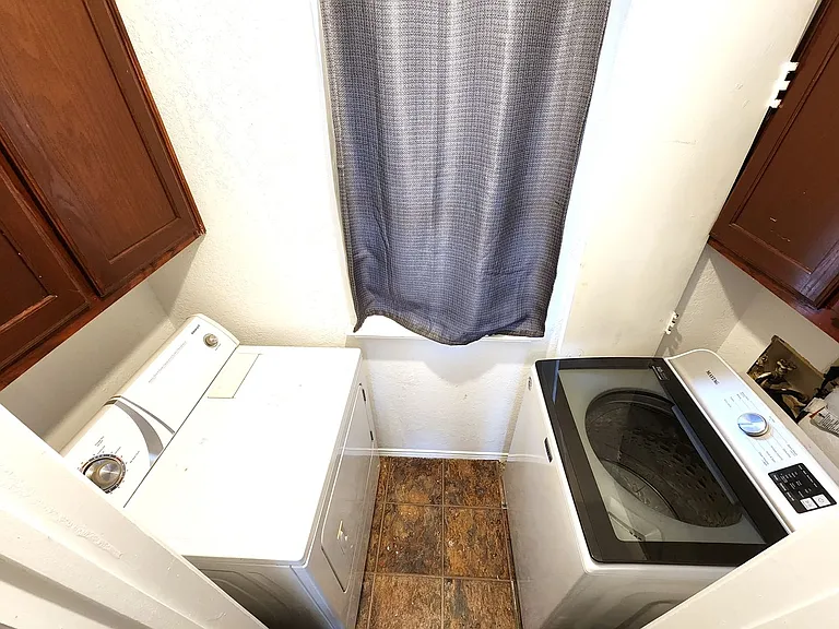 2202 Bolivar St — Photo 13