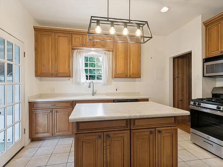 160 W Edgewood Pl — Photo 11