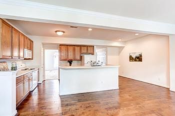 5th image of 1313 New Haven Ct