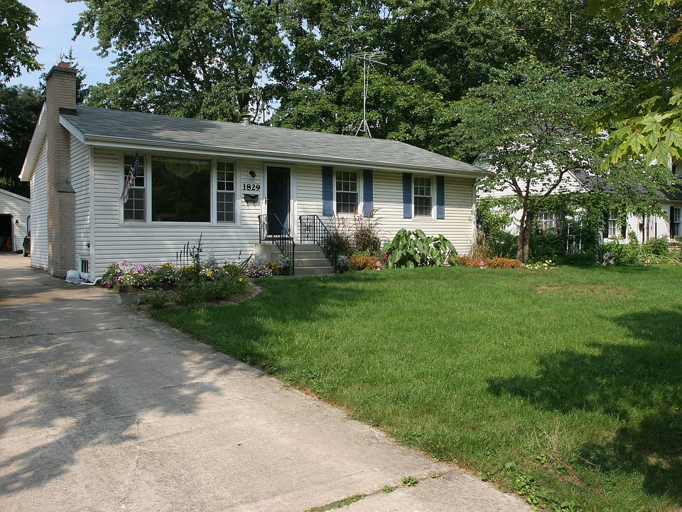 2nd image of 1829 E Indiana St