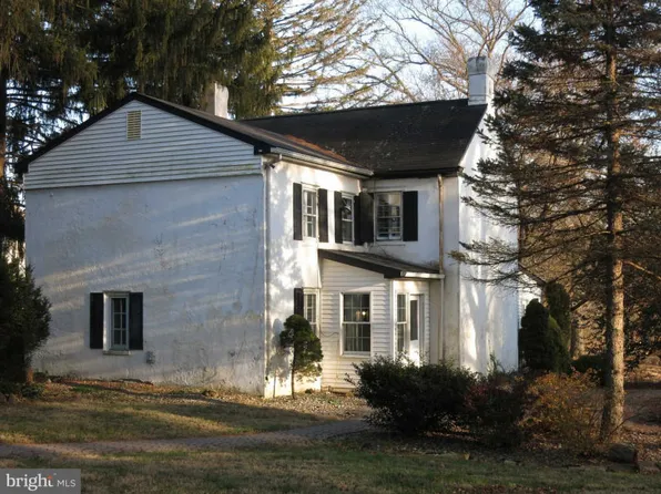 925 Sandy Ridge Rd, Doylestown, PA 18901