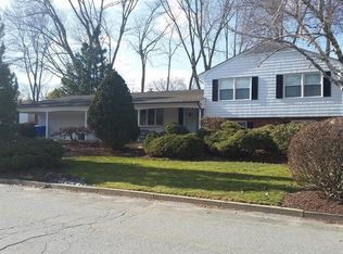 14 Pinewood Dr, North Providence, RI 02904