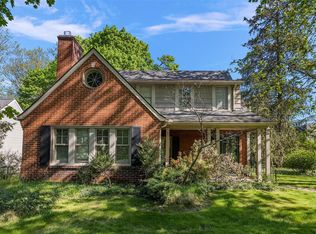 1079 Rivenoak St, Birmingham, MI 48009