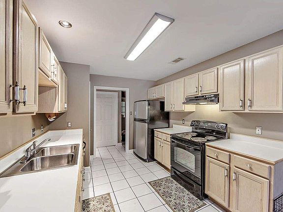 5th image of 506 Angelle Dr