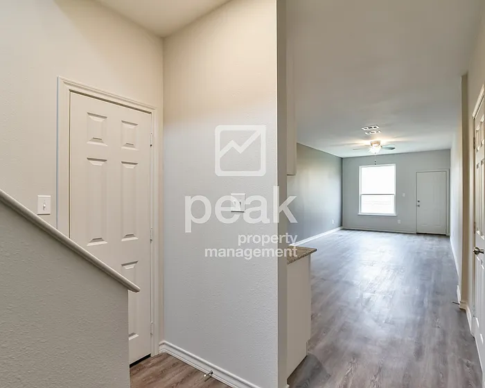 8001 Marydean Ave — Photo 9