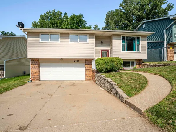 2935 S Martha St, Sioux City, IA 51106