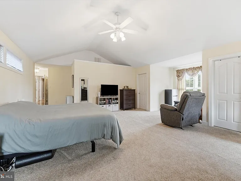 11406 Rolling Green Pl — Photo 21